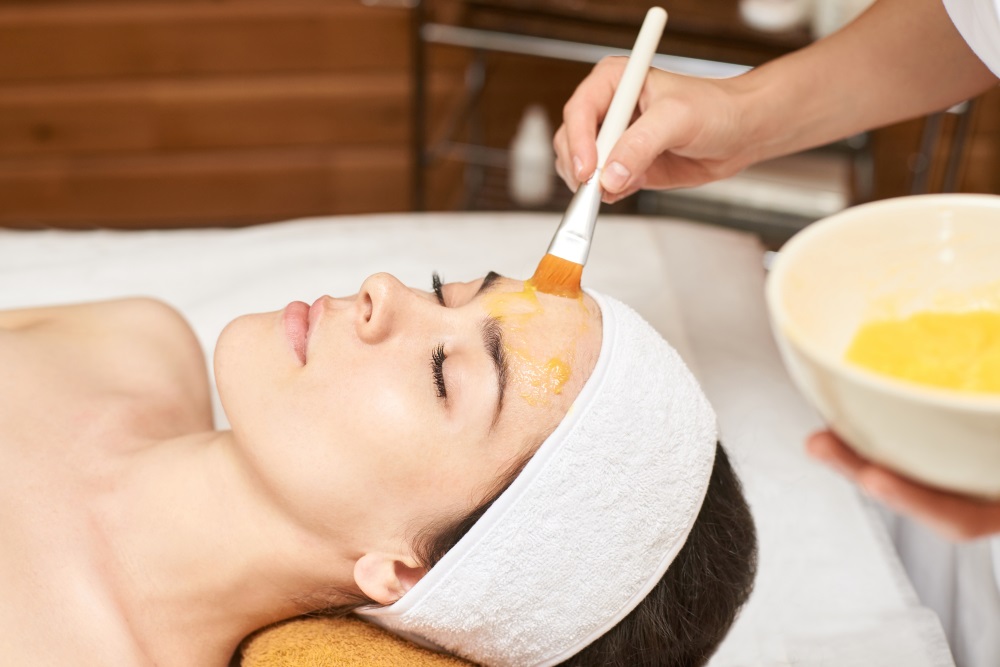 why-chemical-peels-are-a-go-to-for-age-reversal